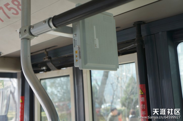 h华为手机WIFI信号桥
:大事件：北京公交白领蹭网指南，公交车wifi信号全测试